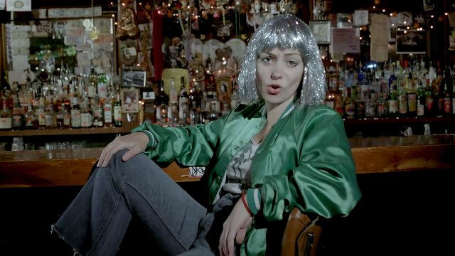 Angel Olsen - Shut Up Kiss Me (Official Video)