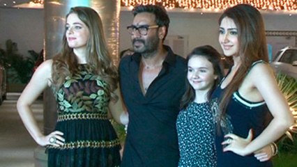 Ajay Devgn Poses With Shivaay Girls At The Screening