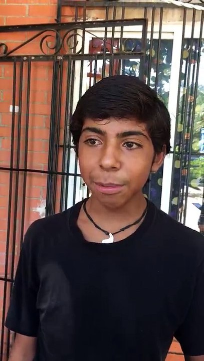 vende empanadas, rechaza una beca del director de Telmex y ademas habla varios idiomas