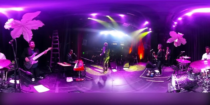 Mike Amigorena. Show in 360