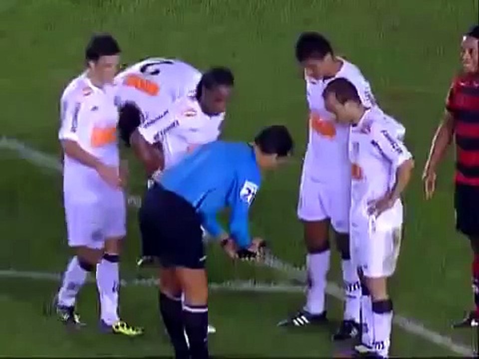 Ronaldinho's Epic Free Kick Goal vs Santos (28/07/2011)