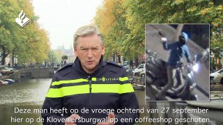 Klungelige Man Schiet Op Coffeeshop In Amsterdam