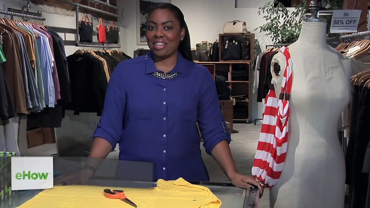 Elle Transforme Ce Vieux T-Shirt En Un Accessoire Que Vous Allez Adorer!