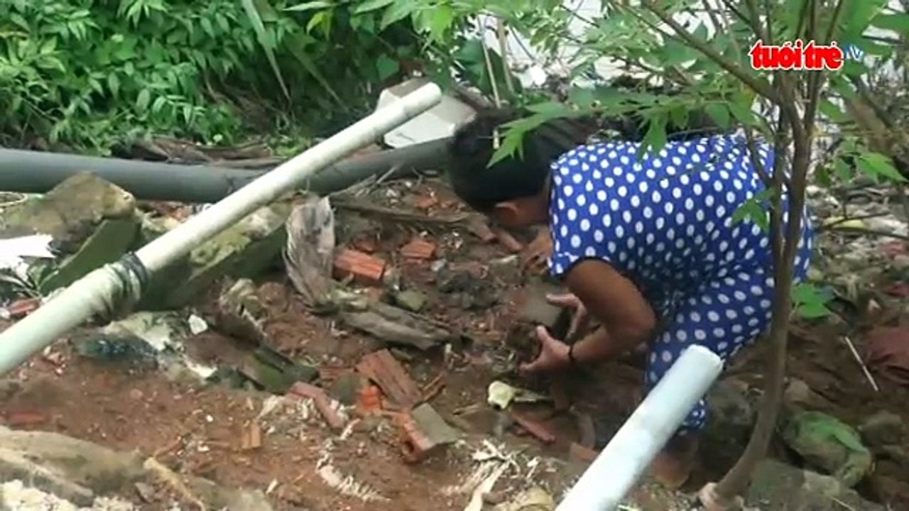 Hàng chục hộ dân sống thấp thỏm trước nạn sạt lở