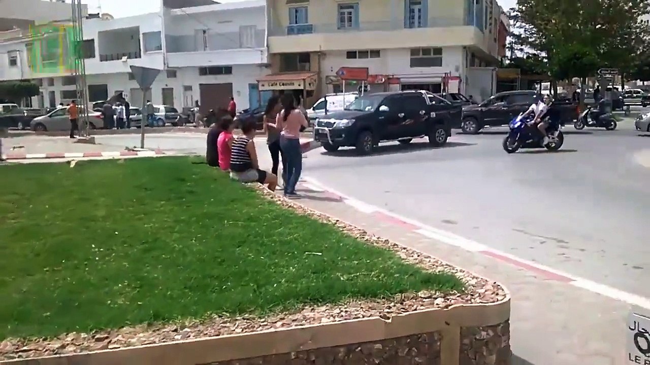 تفرج في بنات تونس كيفاش سيبو الجامعة و دوروها شطيح في الشارع
