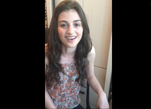 Милая армянка поет песню о МАМЕ НЕ Реальным Голосом