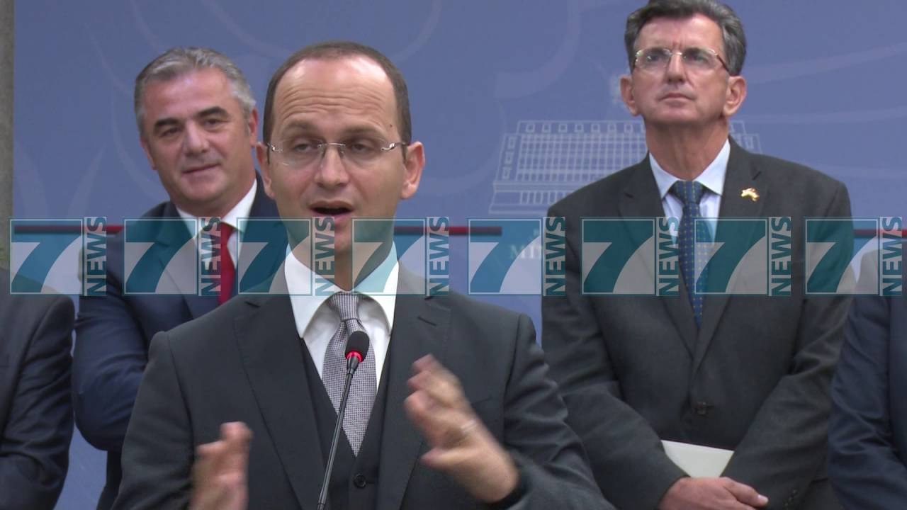 POLITIKA SHQIPTARE NE MALIN E ZI - News, Lajme - Kanali 24