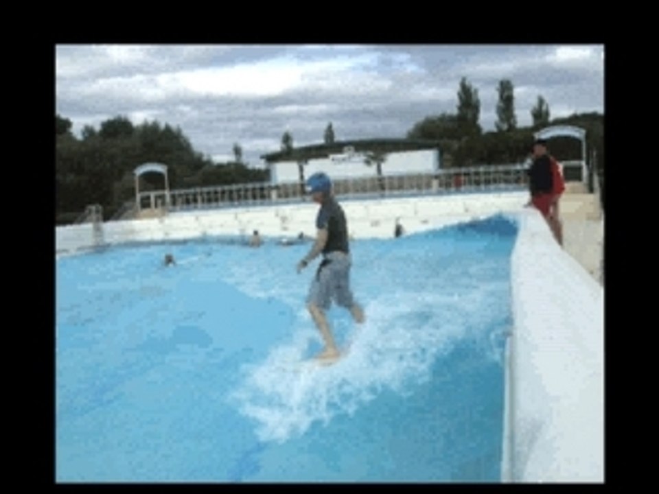 Surf dans piscine