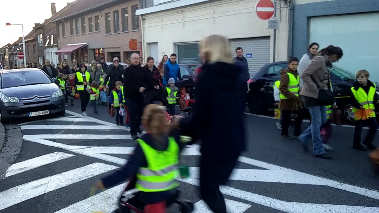 Cortège des allumoirs organisé par l'école de la SainteFamille du