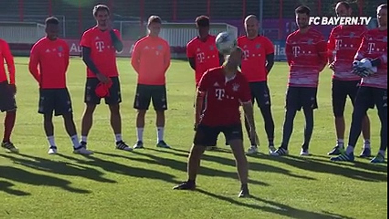 Repéré dans la rue, un freestyler est invité à l'entraînement du Bayern Munich