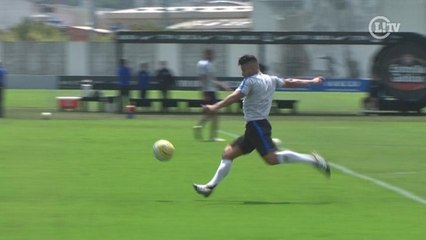 Download Video: Dominou e bateu! Guilherme faz gol no ângulo em treino do Corinthians