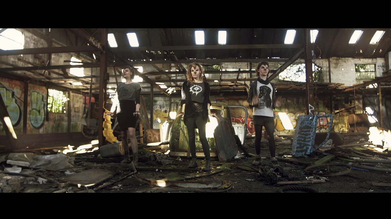 Petrol Girls - Restless (Official Video)