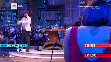Flavio Insinna in "Tu mi porti su" di Giorgia (27-10-16)