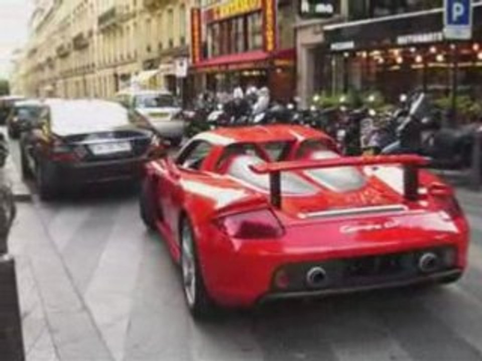 Porsche Carrera GT rouge