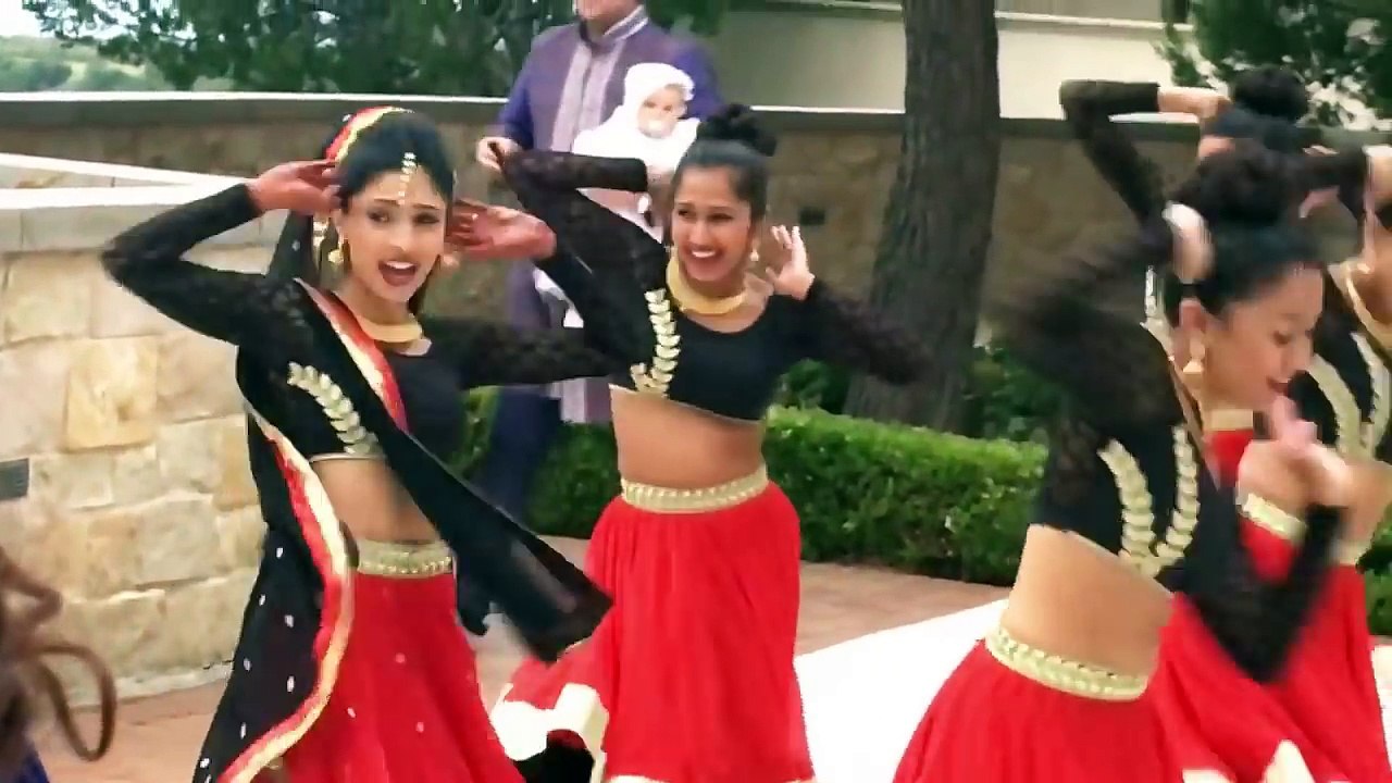 Beautiful Punjabi Dulhan dance