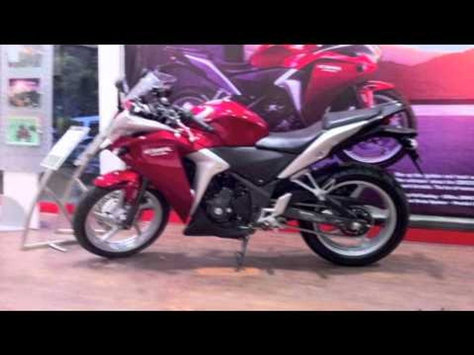 Honda CBR250R Slideshow