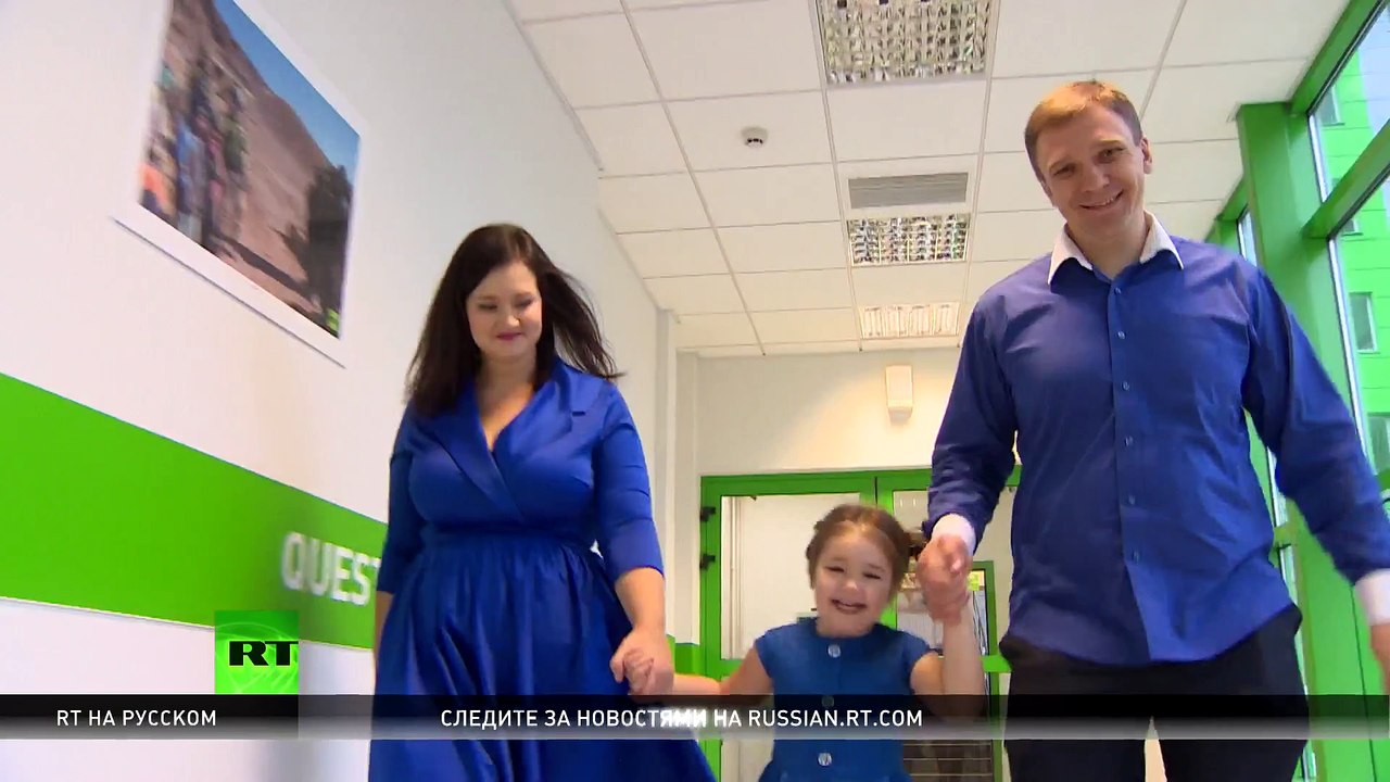 4-летняя девочка-полиглот из Москвы RT пообщался с ребенком, говорящим на семи языкахFull HD
