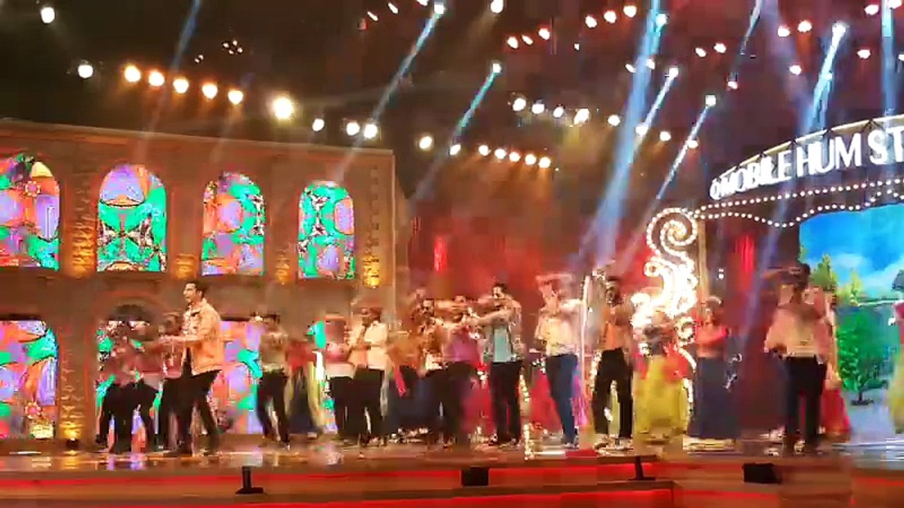 Ali Zafar and Sohai Ali Abro's rocking performance at QMobile HUM Style Awards 2016
