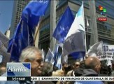 Trabajadores bancarios de Argentina exigen recomposición salarial