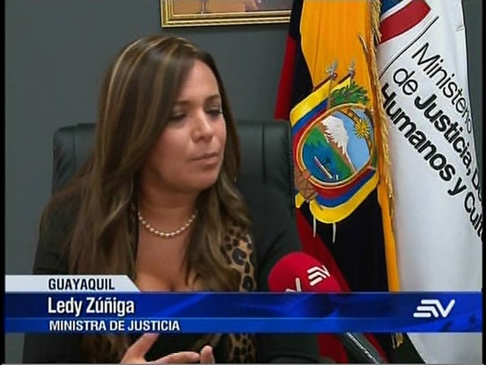 Trabajos con brazaletes electrónicos