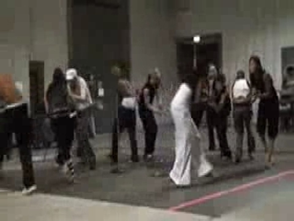 Madonna Live Earth dancing with dancers-1