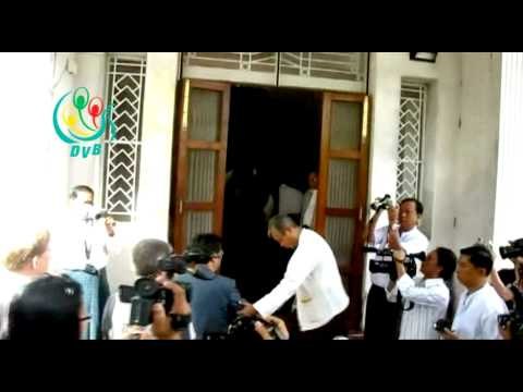 Aung San Suu Kyi meets with US Diplomat Joseph Yun