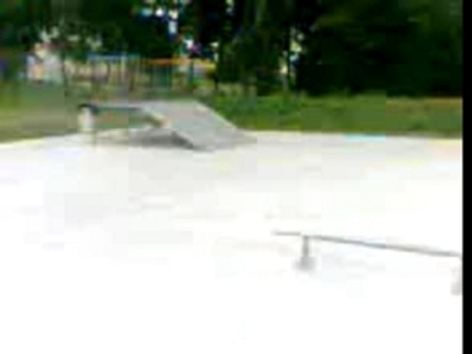 backside boardslide to fakie