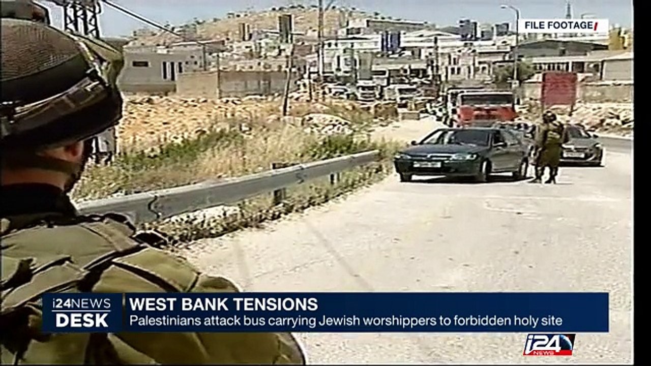 Palestians attack bus carrying Jewish worshippers to forbidden holy site