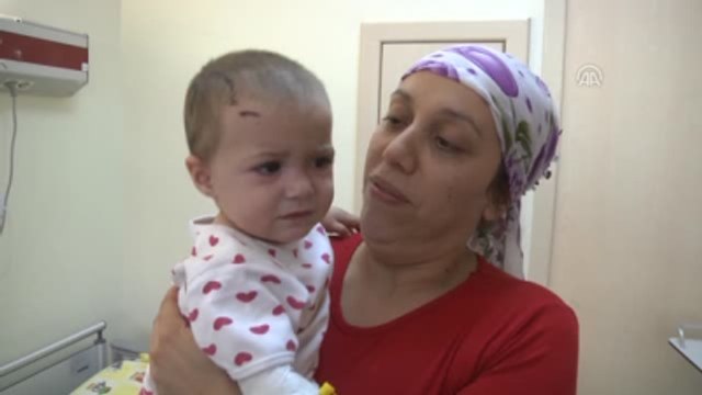 Anne Hasretini Tülbentiyle Gideriyor