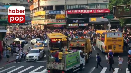 Pokemon Snorlax yüzlerce kişiyi sokağa döktü #PokemonGO #Snorlax