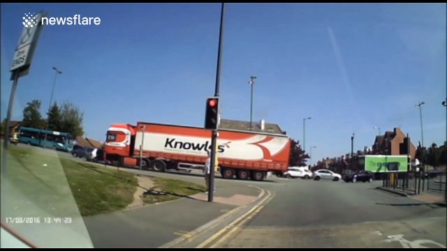 Lorry crash caught on dashcam near Liverpool Royal Hospital