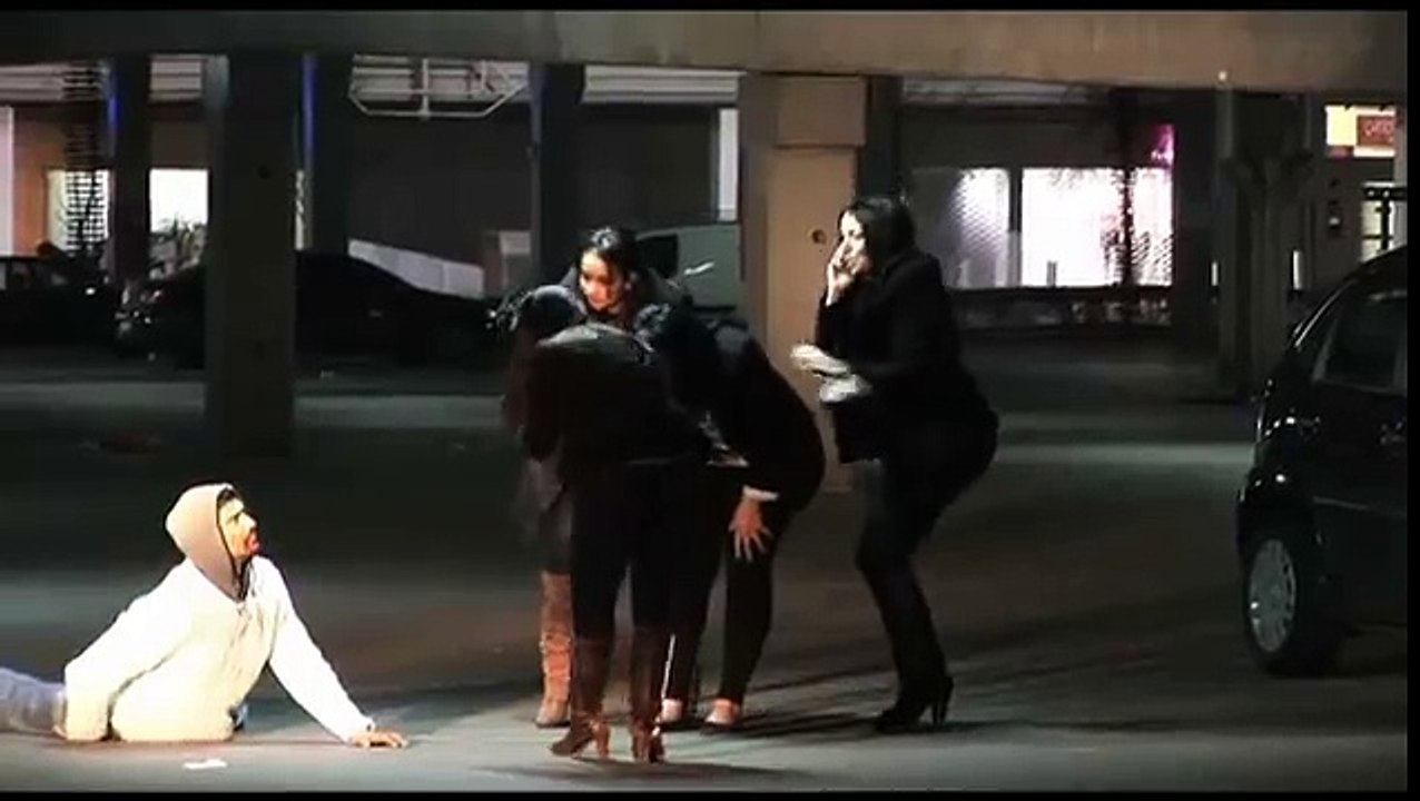 CRAME CRACHE: zombie 7 (caméra cachée)