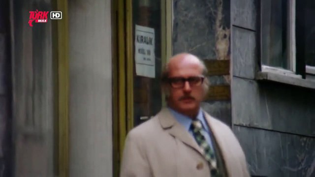 Kemal Sunal - Kapıcılar Kralı (Karı gibi el sallıyo)