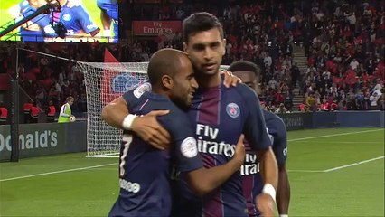 La célébration "pierre-feuille-ciseaux" de Lucas et Aurier