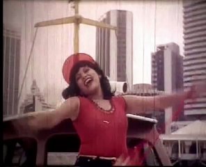 Babita's Romantic Performance in 'Love in Singapore' 🇸🇬