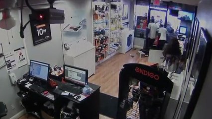 Deux cambrioleurs se font enfermer