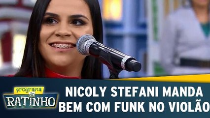 Nicoly Stefani manda bem com funk no violão
