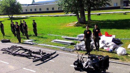 L’efficacité de ces cadets de l'armée russe qui démonte et remontent une Jeep en moins de 4 minutes