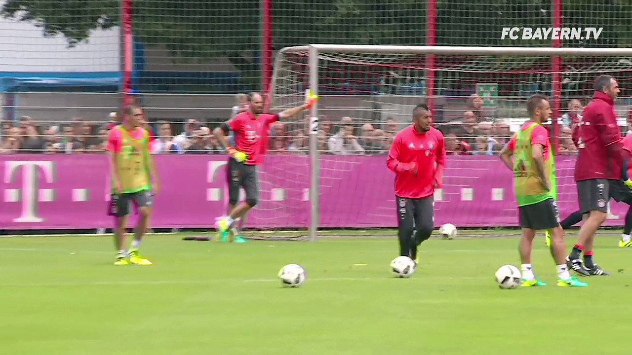 Training with Arturo Vidal