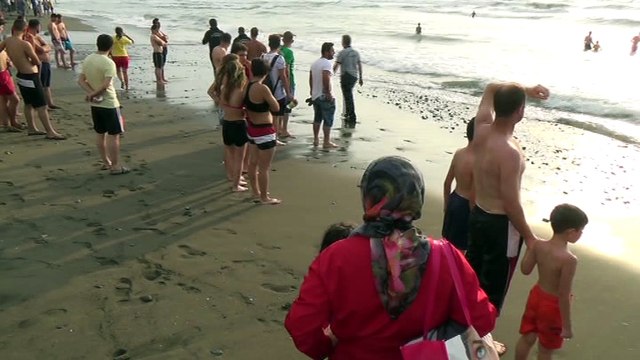 ereglionder.com.tr eregli denizde bogulma anlari kameralara yansidi eregli alapli mevre alti plaj