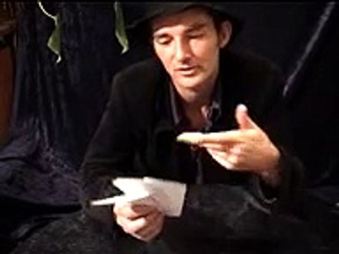 make money with paper, street magic trick