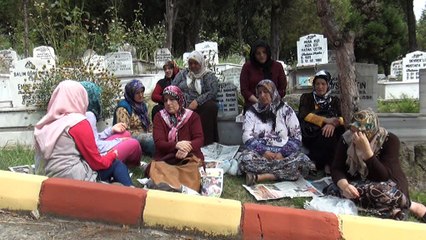 MESLEKTAŞIMIZ GAZETECİ ALTAY VE AİLESİ MEZARI BAŞINDA ANILDI