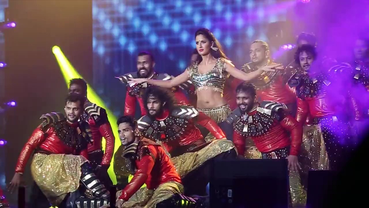 Katrina Kaif Sheila Ki Jawani Performance Dream Team Concert Finale - 21st August 2016