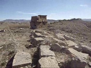 Mausolée d'El Hakimia :Un édifice inachevé.  ضريح الحاكمية: مشروع لم يكتمل