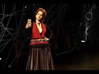 Kangana Ranaut HOT Catwalk! | Lakme Fashion Week Winter Festive 2016