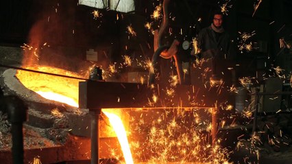 A Woman Wavering In The Rain - Trailer [VO]