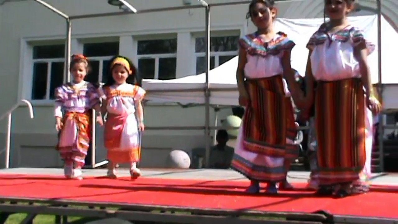 DEFILE DE MODE