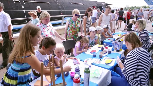 Секретарь союза писателей России поздравил руководство Кинокомпании «Союз Маринс Групп» и журнала «Морской Пехотинец» с