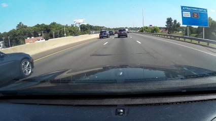 Il voit tout les airbags de la voiture d'à coté se déployer! Boom