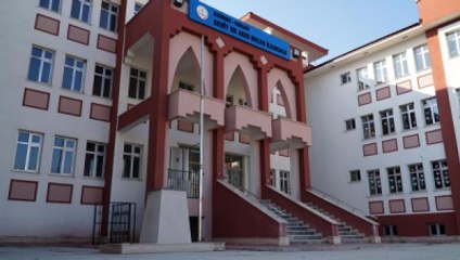 Okul Bahçesinden Atatürk Büstü Çalındı